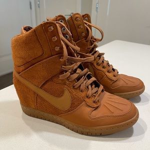 Nike Dunk Sky (Wedge Boot) Size US 8.5 Womens